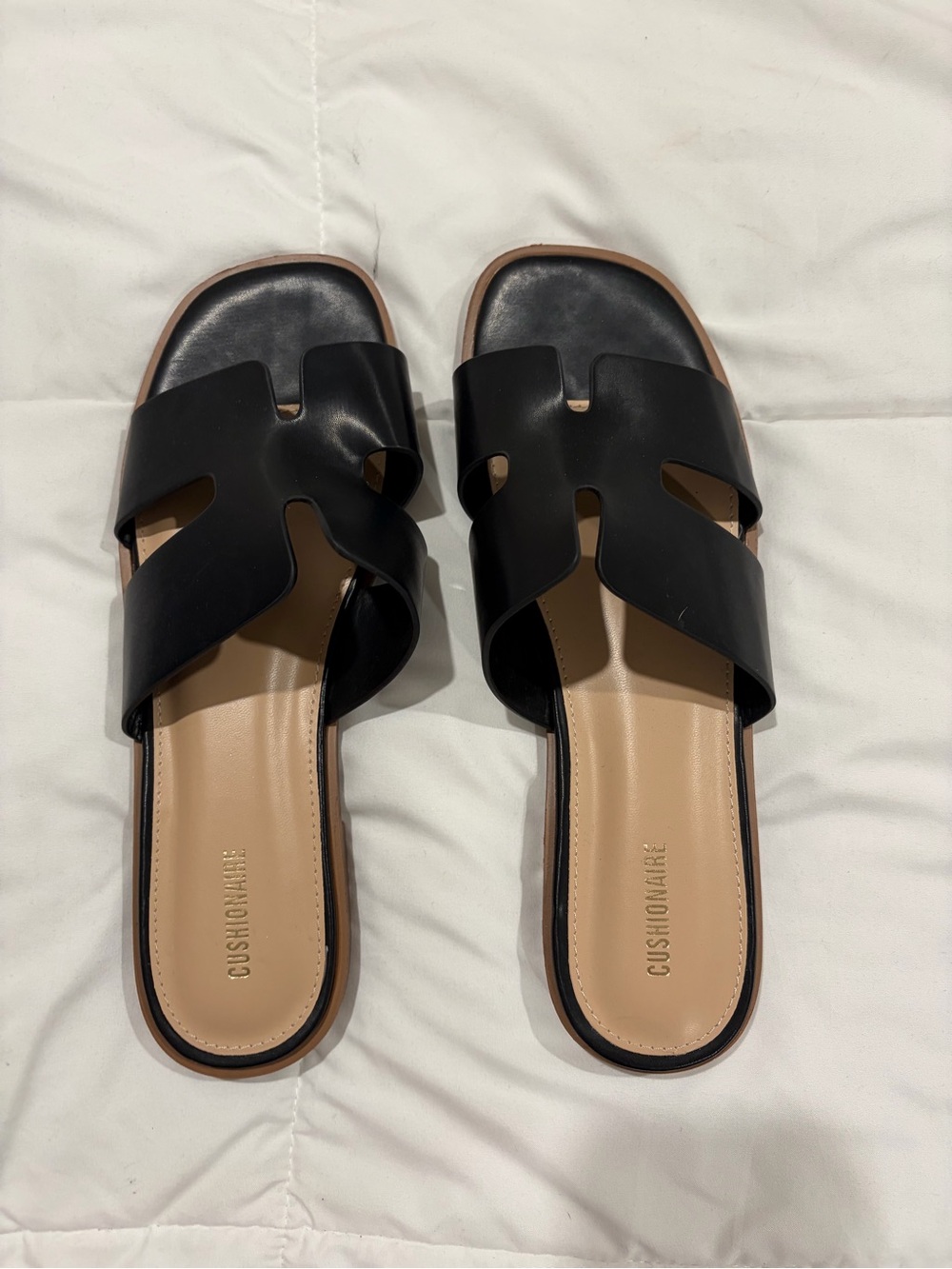 Cushionaire Women's Black Slide Sandals – Sleek Leather-Look Slides